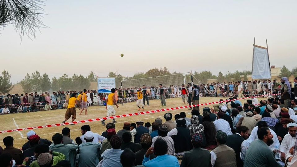 کندز؛ د چهار درې ولسوالۍ د واليبال سياليو اتلولي معارف لوبډلې وګټله