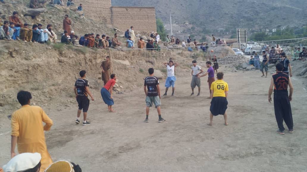 کنر؛ مسابقات والیبال میان هفت تیم والیبال جوانان در ولسوالی وته‌پور آغاز شد