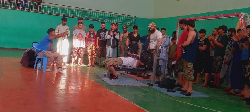 بادغیس؛ سومین دور رقابت‌های پاورلفتنگ میان ۵۰ ورزشکار پایان یافت