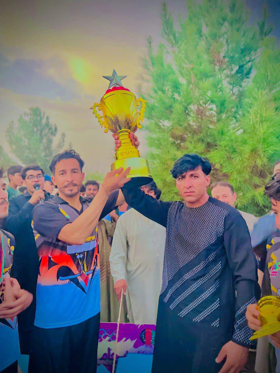 په خوست کې د ۱۰ لوبډلو ترمنځ د ټېپ بال کرکټ سیالۍ پای ته ورسېدې