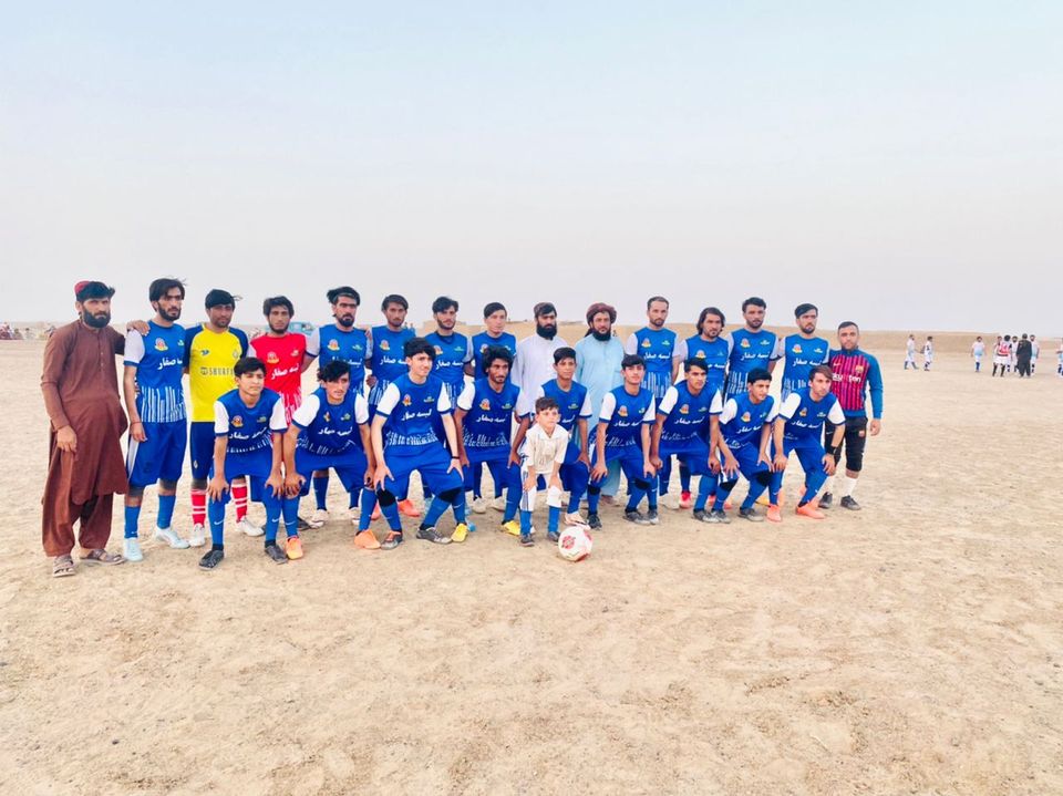 هلمند؛ په ګرمسېر ولسوالۍ کې د اتو لوبډلو ترمنځ د فوټبال سیالۍ پیل شوې