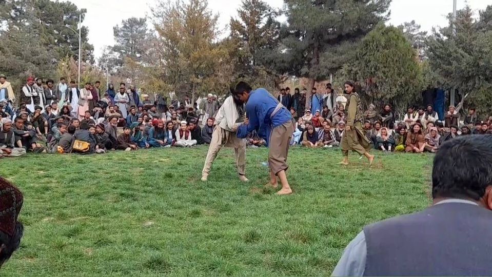 سمنگان؛ رقابت‌های پهلوانی محلی( کورش) میان ۱۳۰ ورزشکار در این شهر ایبک برگزار شد