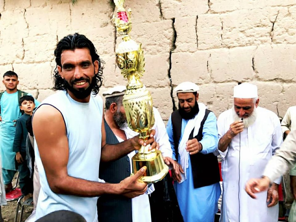 ننګرهار؛ تعمیراتو لوبډلې د بهسودو ولسوالۍ د والیبال غوراوي سیالیو اتلولي وګټله