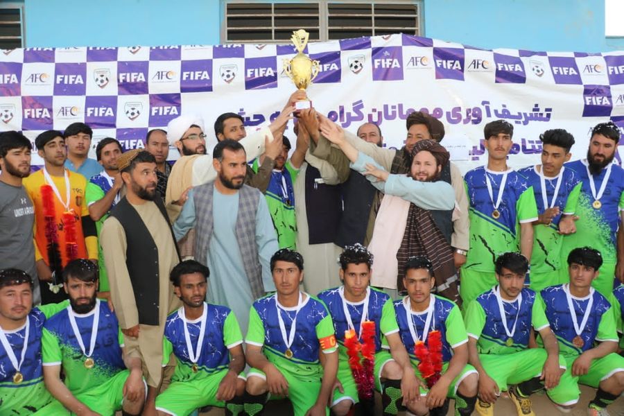 تیم فوتبال منتخب ولسوالی قادس قهرمان جام اتحاد و وحدت ولسوالی های ولایت بادغیس شد