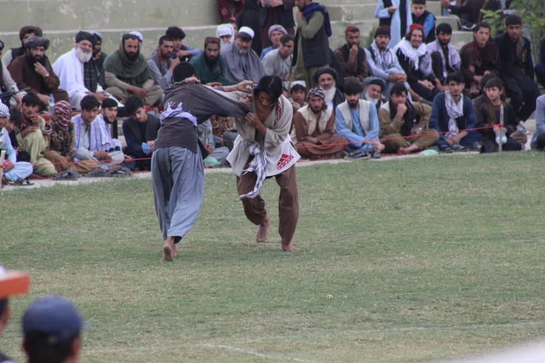 په کندز کې د ۵۰ ورزشکارانو ترمنځ د کورش پهلوانۍ سیالۍ ترسره شوې