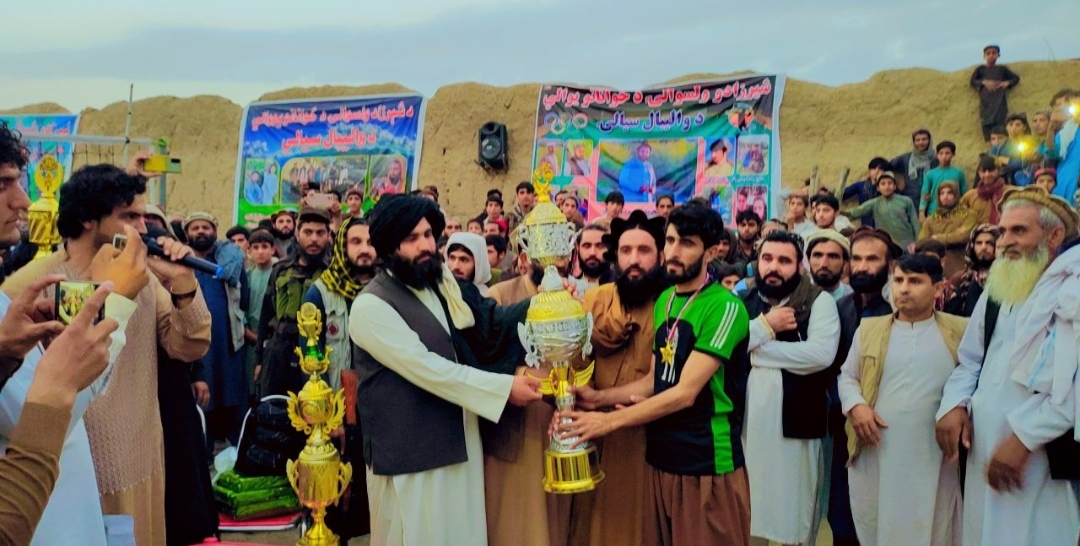 ننګرهار؛ شېرزاد ولسوالۍ کې د واليبال سیالیو پای