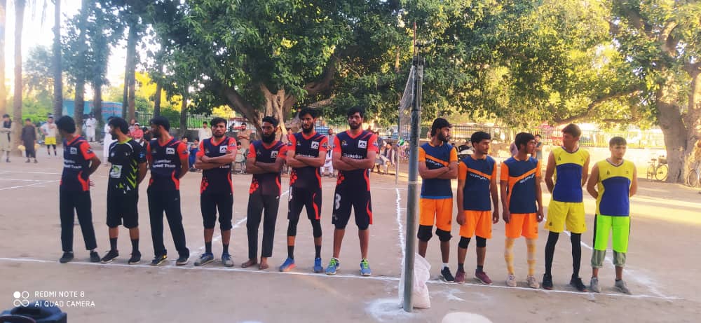 ننګرهار ؛ د هرات ولایت د زلزله ځپليو د لاسنیوي په موخه د والیبال سیالۍ پیل شوې