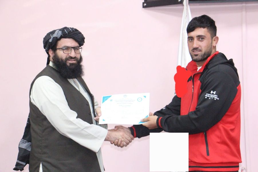 په کابل ښار د رزمي ورزشونو ۴۶ تنو روزونکو ته د لوبڅارۍ سندونه ورکړل شول