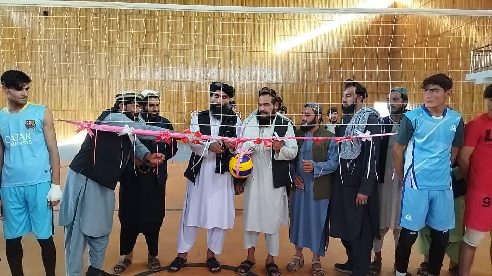 په لغمان کې د ۲۲ کلبونو ترمنځ د واليبال سیالۍ پيل شوې