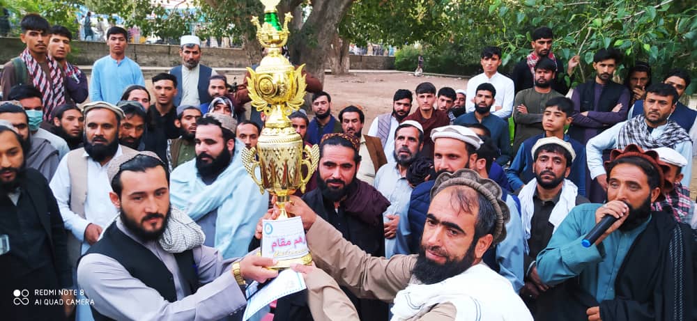 ننګرهار کې د ۲۴ لوبډلو ترمنخ د والیبال سیالۍ پای ته ورسېدې