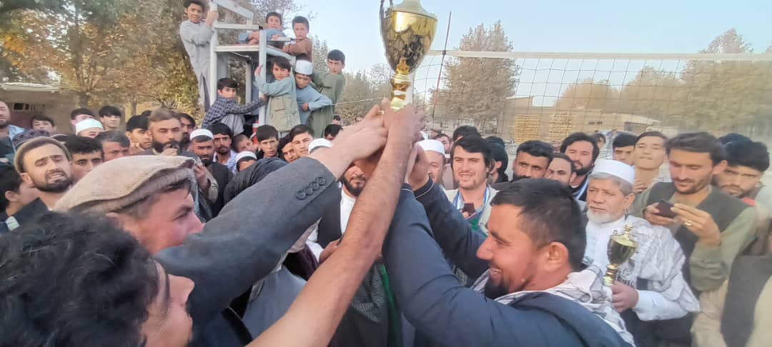 تخار؛ امید میهن قهرمان تورنمنت والیبال در ولسوالی رستاق شد