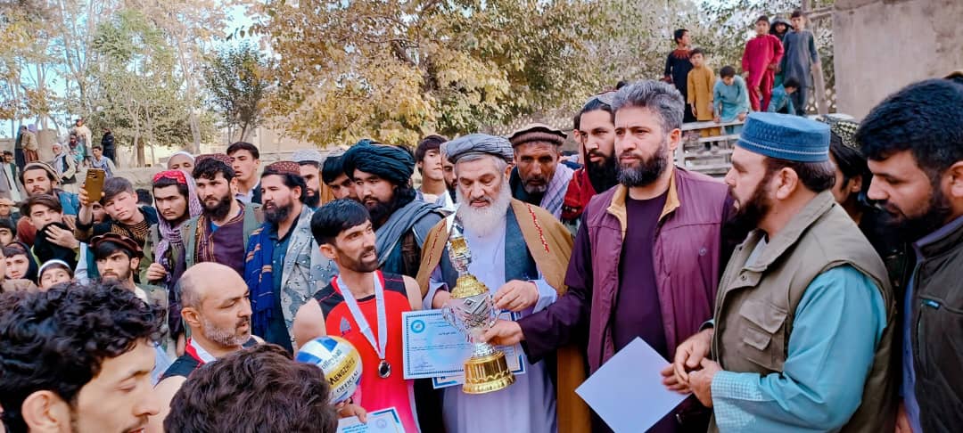 بغلان؛ د خنجان ولسوالۍ مرکزي لوبډلې د والیبال سیالیو اتلولي وګټله