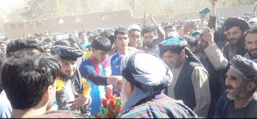سمنگان؛ ملت دره صوف پایان قهرمان رقابتهای والیبال این ولسوالی شد