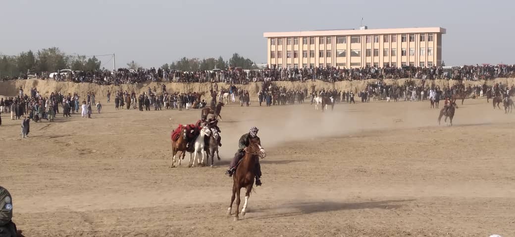 تخار؛ پنجمین دور رقابت‌های بزکشی میان ۴۵ چاپ‌انداز در شهر تالقان پایان یافت