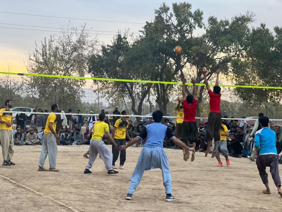 کندز؛ په چهار درې ولسوالۍ کې د والیبال ټورنمنټ د عین المجر لوبډلې په ګټه پای ته ورسېد