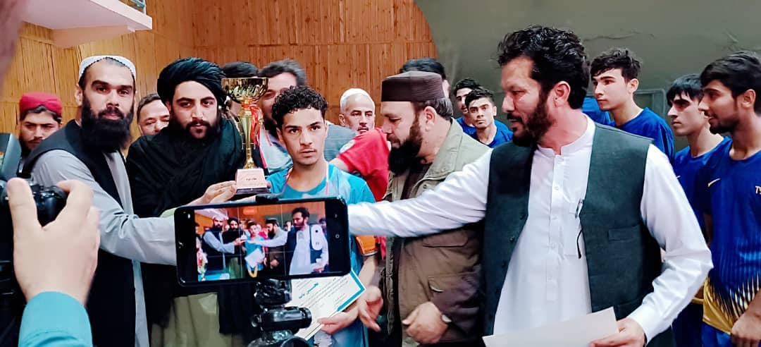 د عمر فاروق لېسې لوبډلې د بغلان ولایت پلخمري ښار د فوتسال سياليو اتلولي وګټله