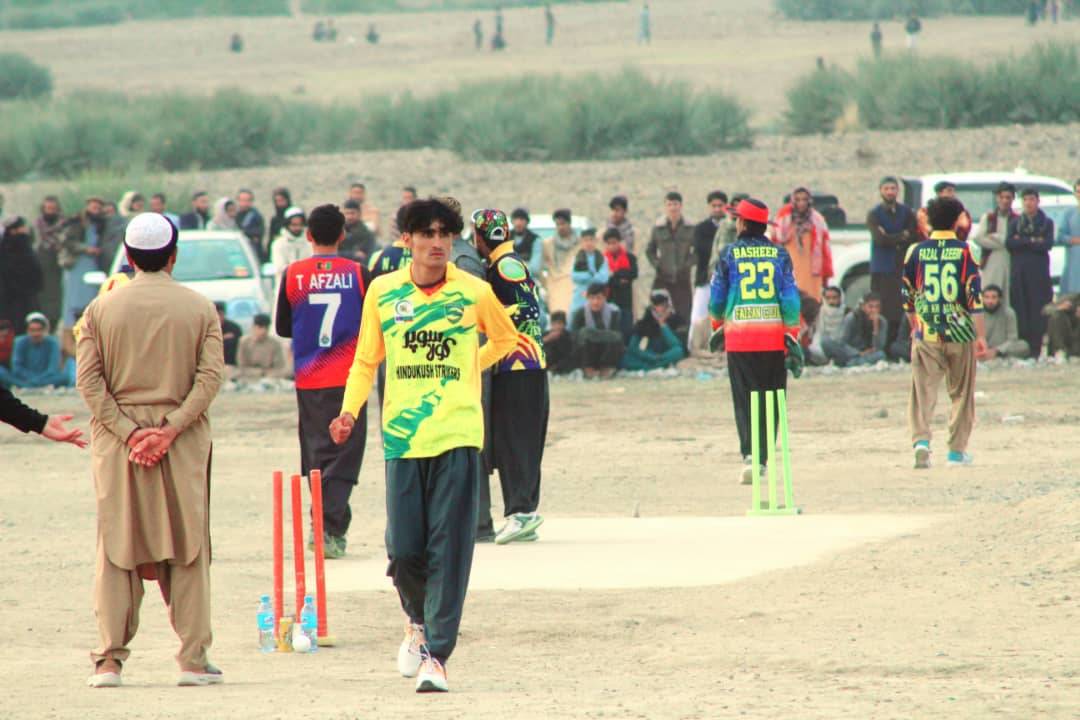 خوست؛ تیم شمل خیل قهرمان رقابت‌های کرکت تیپ بال در ولسوالی باک شد