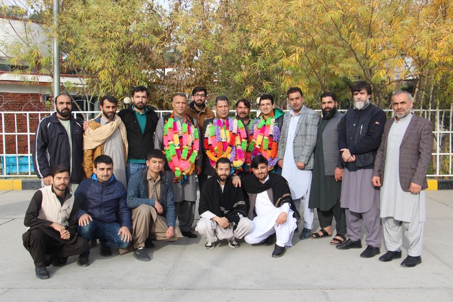 د هیواد د سنوکر ملي لوبغاړي له یوه بریالي سفر وروسته هېود ته راستانه شول