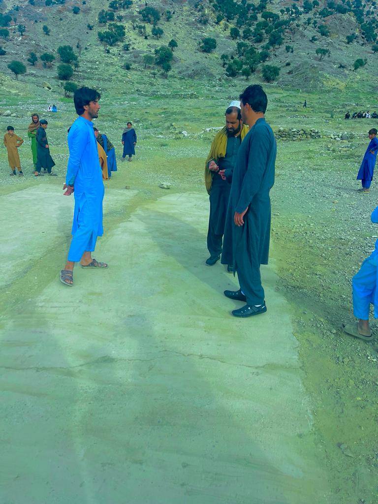 ننګرهار؛ دوربابا ولسوالۍ کې ۱۲ لوبډلو ترمنځ د ټېپ بال کرکټ سیالۍ پیل شوې