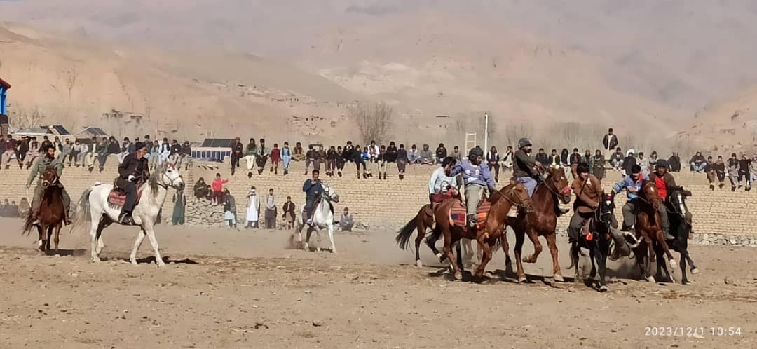 رقابتهای بزکشی میان ۱۲ چاپنداز در بامیان برگزار شد