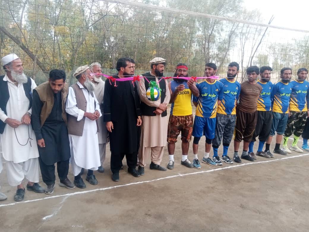په لغمان کې د ۲۲ لوبډلو ترمنځ د واليبال سيالۍ پيل شوې