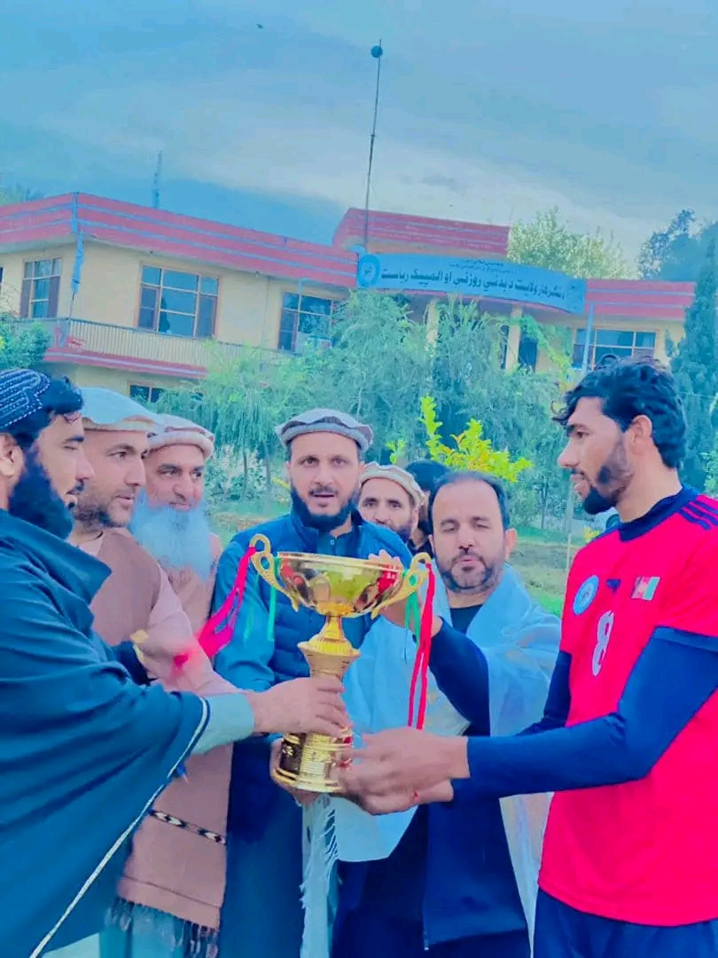 ننګرهار؛ د ختیځ زون د څلور کسیزو لوبډلو د والیبال سیالۍ د چپرهار لوبډلې په اتلولۍ پای ته ورسېدېa