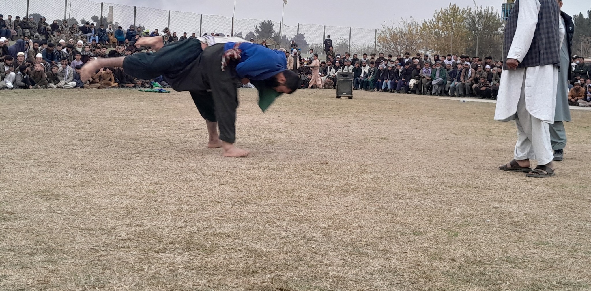 کندز ؛ په مرکز کې د کورش ۶۰ پهلوانانو ترمنځ د غېږنیونې سیالۍ ترسره شوې