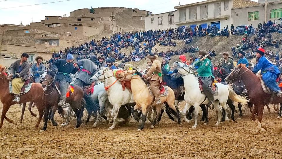 فاریاب؛ په مرکز میمنه ښار کې د ۱۰۰ چاپندازانو ترمنځ د وزلوبې سیالۍ ترسره شوې