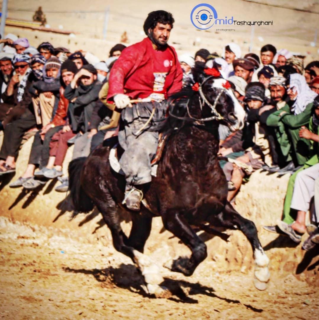 رقابتهای بزکشی میان ۸۰ چاپنداز در ولسوالی شولگره بلخ برگزار شد