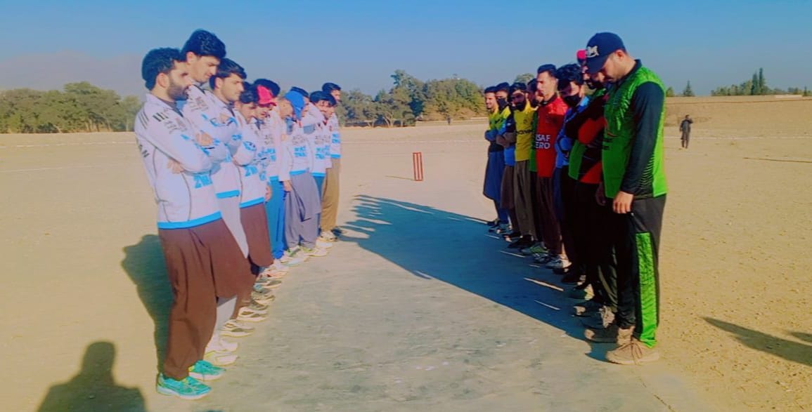 ننګرهار؛ په شینوارو ولسوالۍ کې د ګلاهي چلنج کپ ټېپ بال کرکټ دوهم پړاو سیالۍ پیل شوې