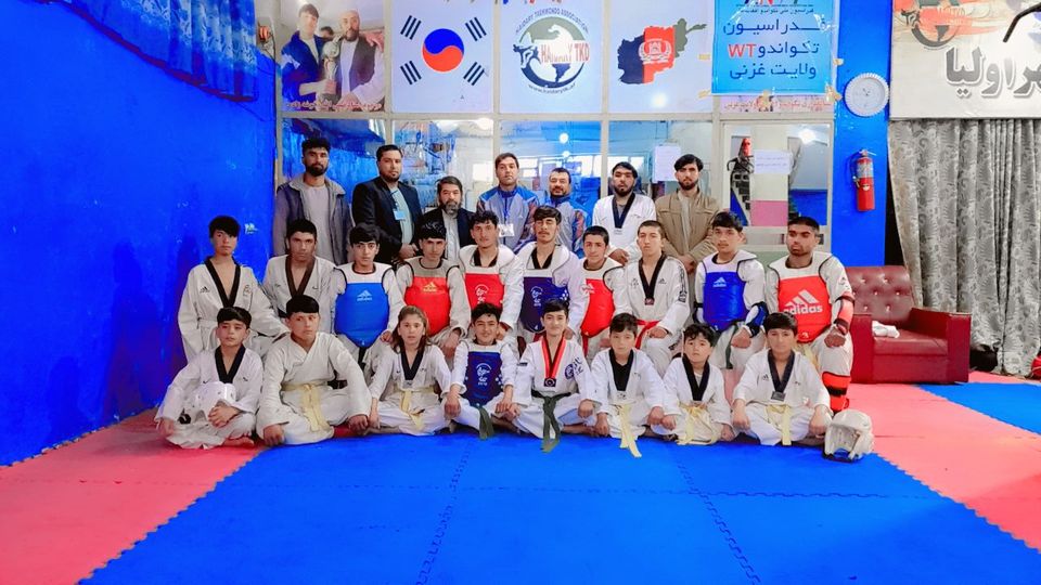 غزنی؛ امتحانات ارتقاع کمربند ۲۰ تن از ورزشکاران تکواندو wtf برگزار شد