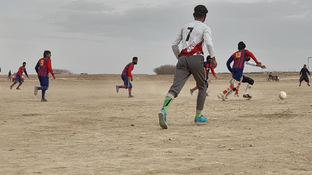 غزني؛ ګیلان ولسوالۍ کې د دولسو لوبډلو ترمنځ د فوټبال خزاني سیالۍ پیل شوې