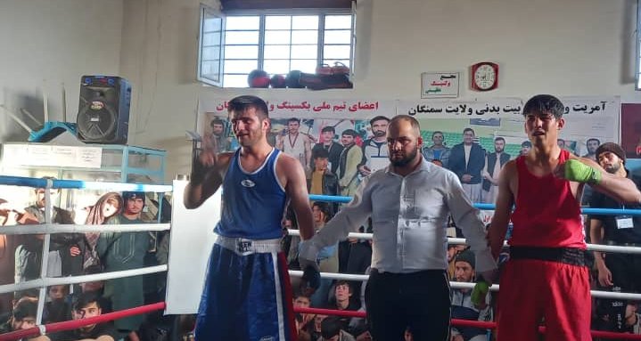 سمنگان؛ مسابقات بوکس با اشتراک ۳۰ جوره از ورزشکاران برگزار شد