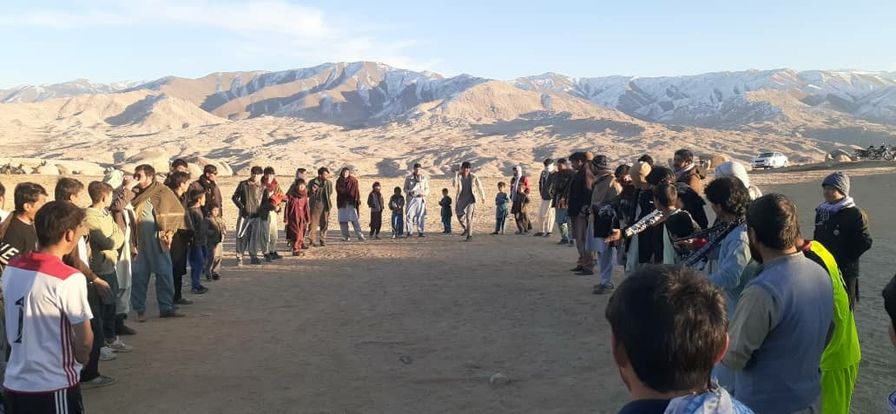 دایکندی؛ مسابقات پرتاب سنگ با اشتراک ۲۲ ورزشکار در ولسوالی شهرستان برگزار گردید