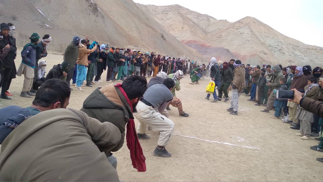 دایکندي؛ سنګتخت ولسوالۍ کې د رسۍ کشولو سیالۍ ترسره شوې