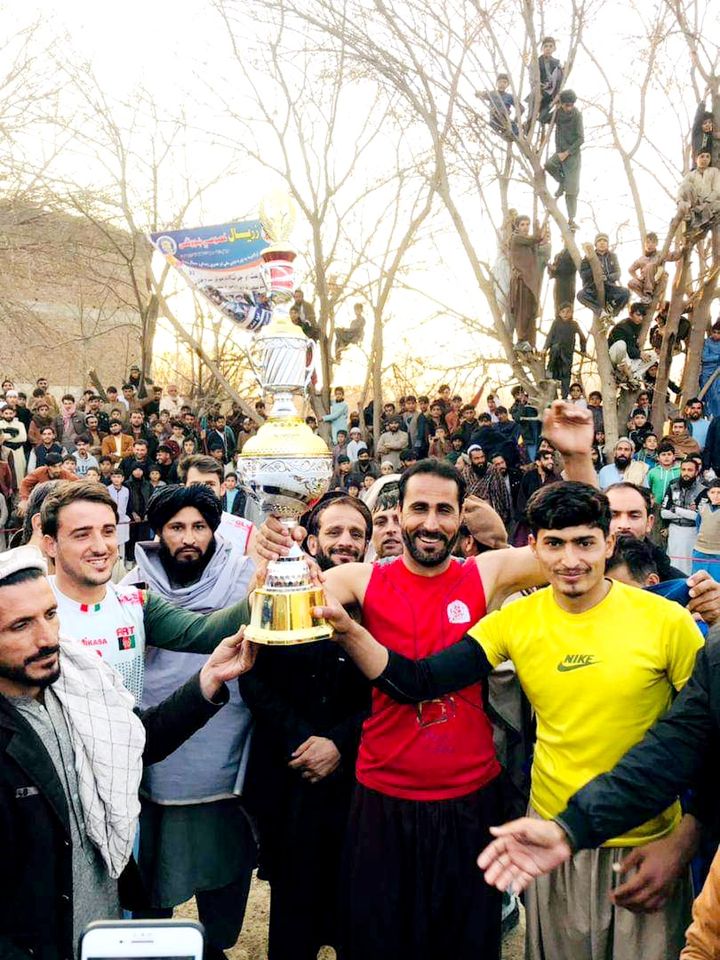 کونړ؛ څوکۍ لوبډلې د خاص کونړ ولسوالۍ د واليبال سياليو اتلولي وگټله