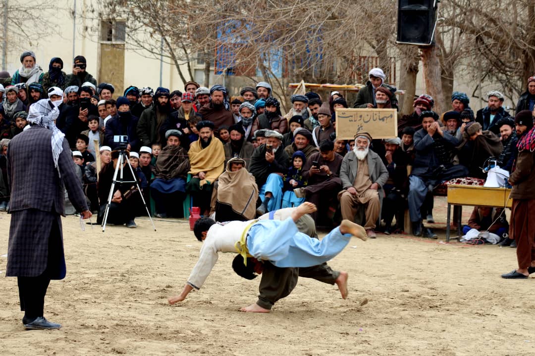 بلخ؛ کشنده ولسوالۍ کې د پنځو ولایتونو پهلوانانو ترمنځ د پهلوانۍ دوستانه سیالۍ ترسره شوې