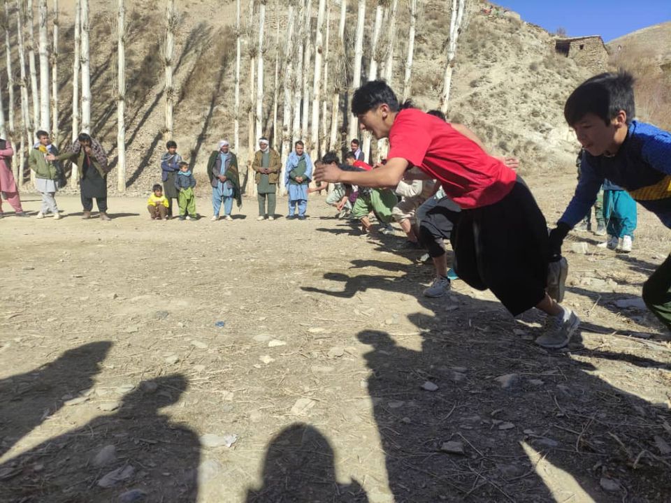 دایکندی؛ مسابقات اتلتیک دوش با اشتراک ۳۰ ورزشکار در منطقه شلغم ولسوالی خدیر برگزار گردید