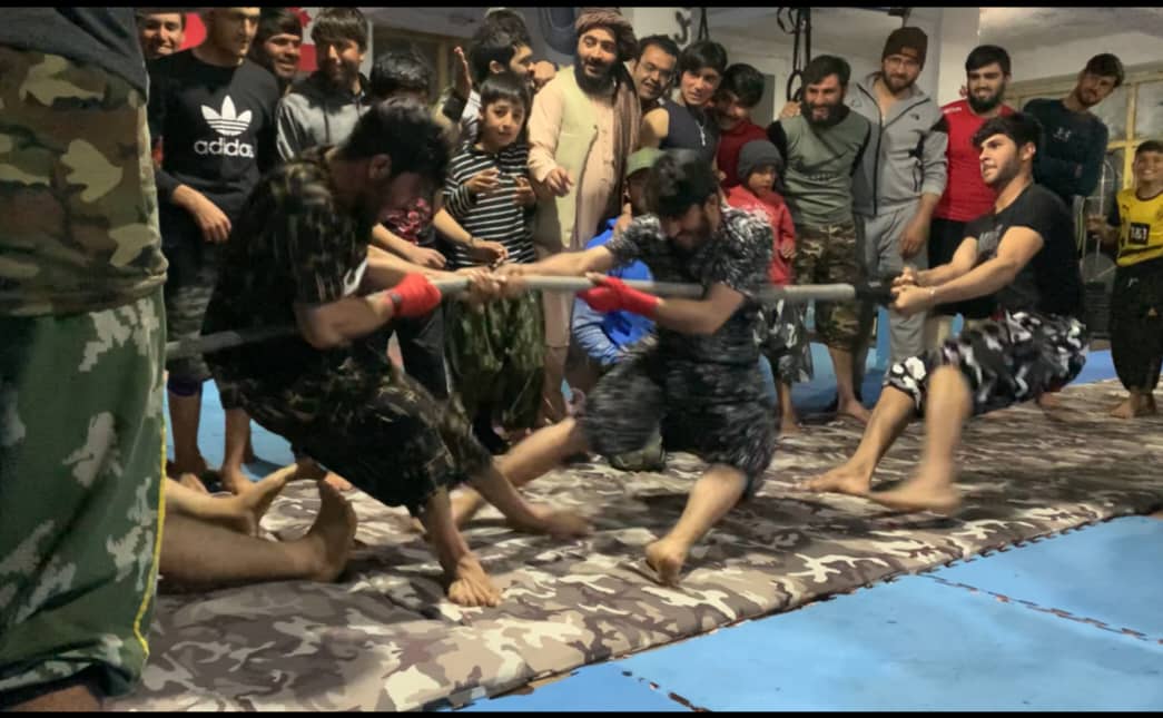 زابل؛ مرکز قلات ښار کې د ۳۰ ورزشکارانو ترمنځ د رسۍ کشوونې سيالۍ ترسره شوې
