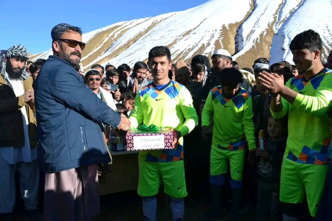 دایکندی؛ مسابقات فوتبال تحت عنوان جام زمستانی با اشتراک 18 تیم با قهرمانی تیم خشکاب به پایان رسید