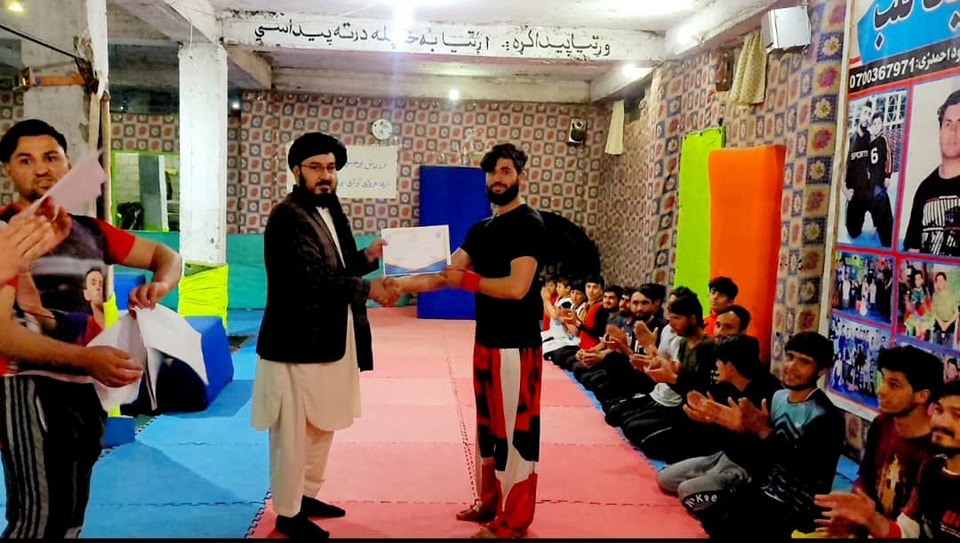 زابل؛ مرکز قلات ښار کې د جمناستیک ورزشکارانو ورزشي نمایشونه وړاندې کړل