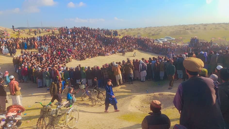 کندز؛ اقتاش ولسوالۍ کې د ۵۰ پهلوانانو ترمنځ د کورش ازادې سيالۍ ترسره شوې