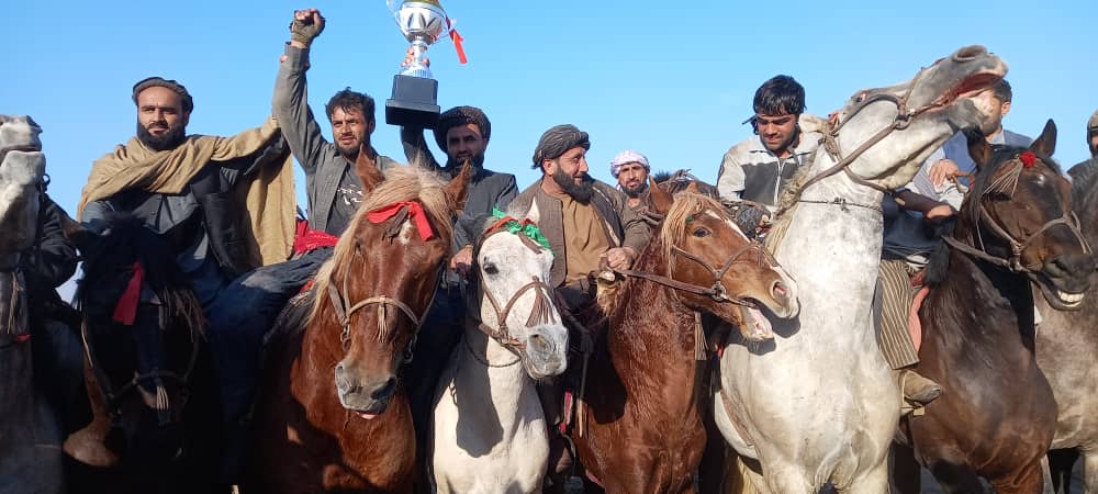کندز؛ امام صاحب ولسوالۍ کې د ۸۰ چاپندازانو ترمنځ د وزلوبې سيالۍ پای ته ورسېدې