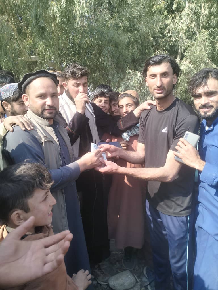 رقابتهای کرکت تیپ بال در ولسوالی بتی کوت ننگرهار میان شش تیم آغاز شد