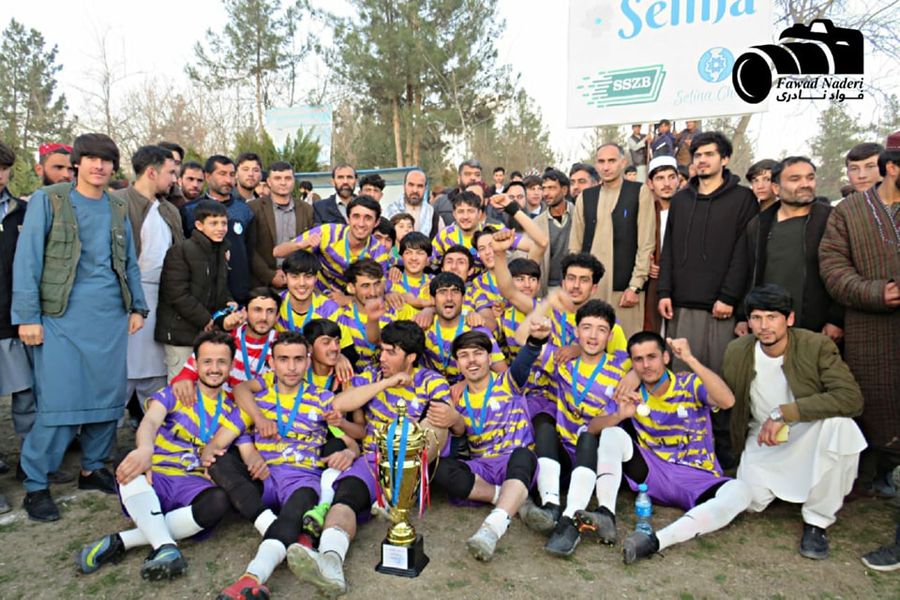 تخار؛ مرکز کې د حذفي جام په نوم د فوټبال سیالۍ د اریانا لوبډلې په اتلولۍ پای ته ورسېدې.