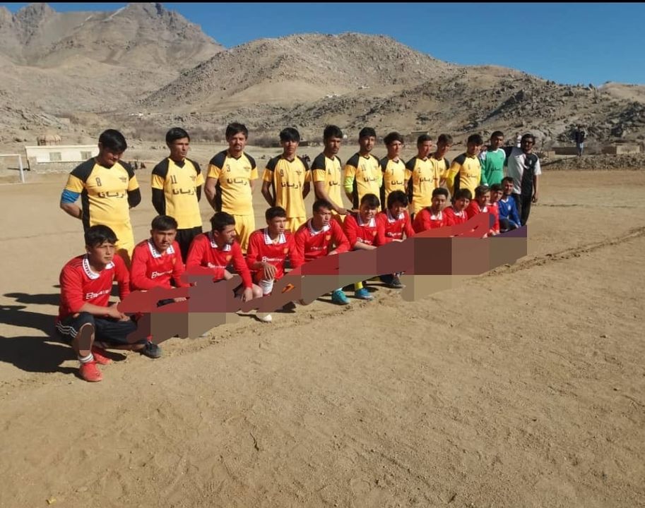 دایکندی؛ آغاز کار ساخت میدان فوتبال با هزینه‌ی ۳۸۰ هزار افغانی در ولسوالی شهرستان