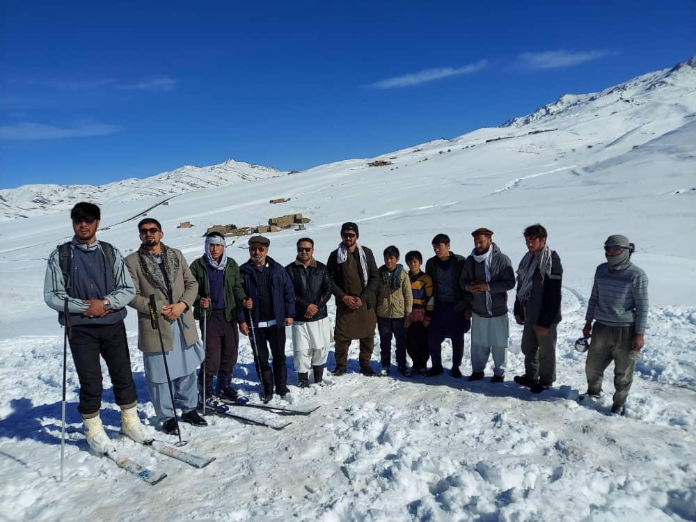 ميدان وردگ؛ بهسودو اولې برخې ولسوالۍ کې د ۱۵ ورزشکارانو ترمنځ د اسکي ژمنۍ سيالۍ تر سره شوې