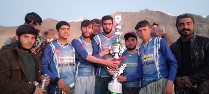 کاپیسا ؛ رقابت‌های تیب بال کرکت میان هشت تیم در ولسوالی اله‌سای برگزار شد