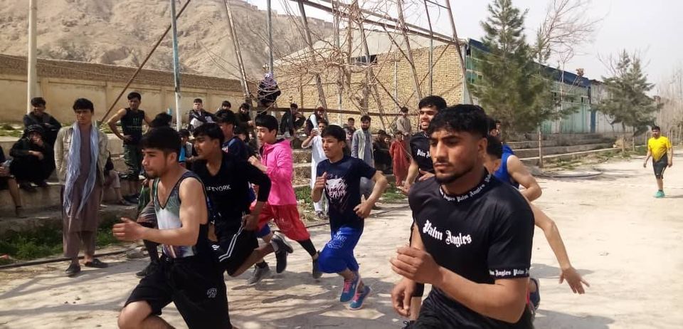 بغلان ؛ رقابتهای اتلتیک دوش میان ۳۵ ورزشکار در شهر پلخمری برگزار شد