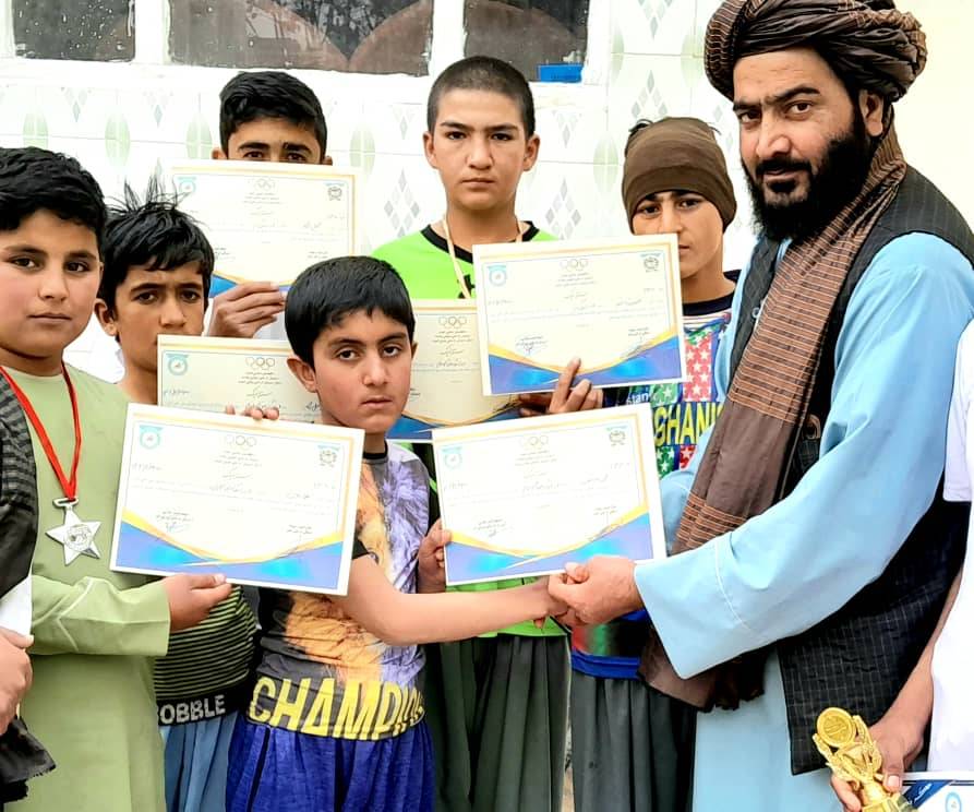 زابل؛ په مرکز قلات ښار کي درمضان جام په نوم دبایسکل ځغلونې سیالۍ تر سره شوې